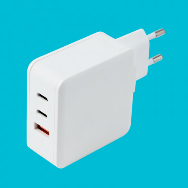 Φορτιστής τοίχου 3Α με USB και 2 Χ Type C